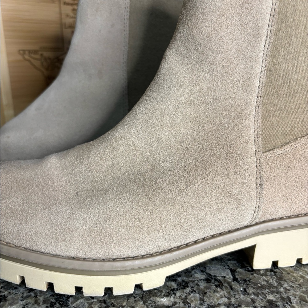 Crown Vintage Tipryn Cream Suede Chelsea Boots Size 7 1/2 - Picture 8 of 15